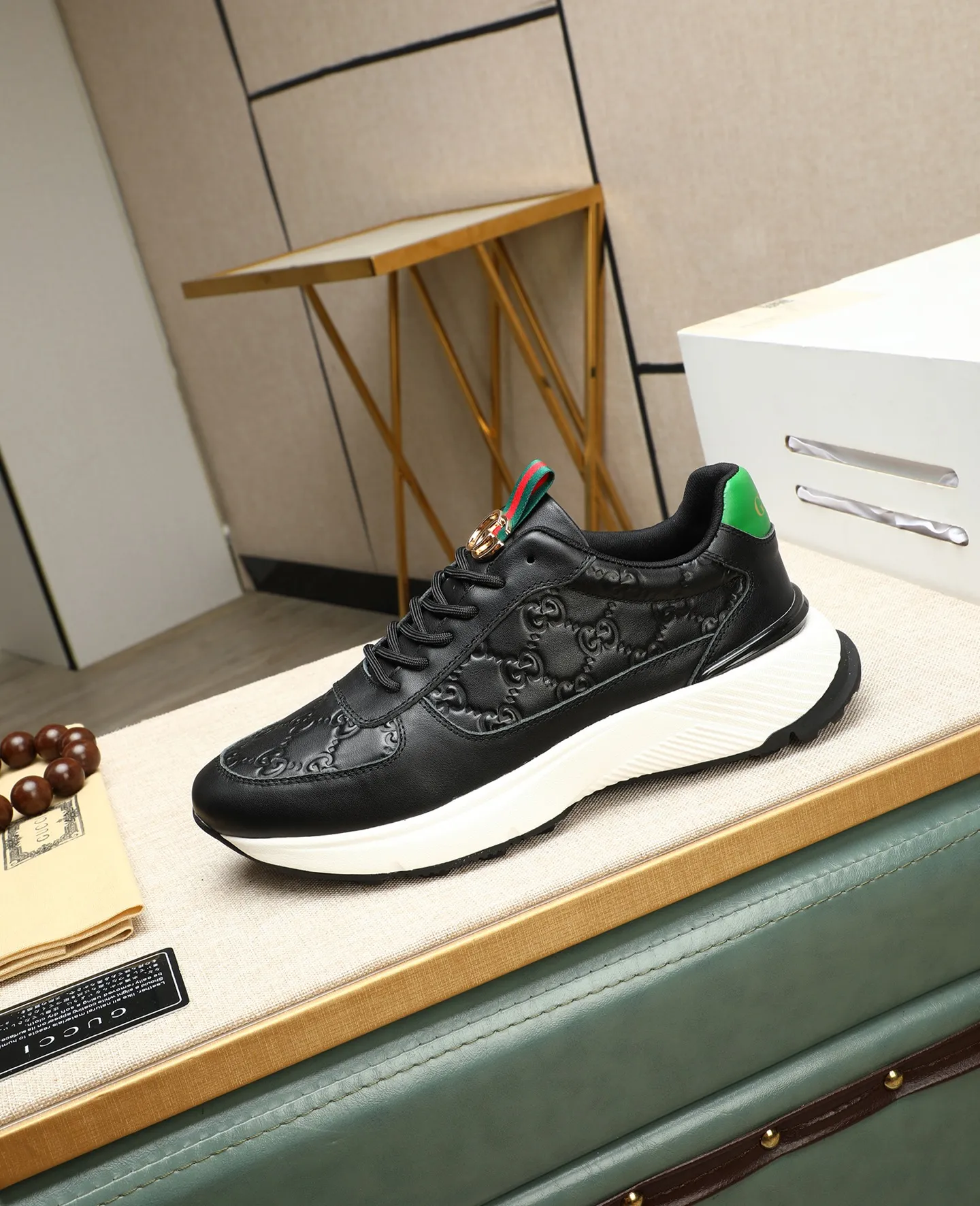 Men's shoes 💰460 GUCCI🔍🔍The latest models are on sale at the same time at the counter. Original calfskin imported from Italy, genuine leather lining, (high-end, extravagant, and classy) with exquisite workmanship. Soles: Original soles specially provided by the original factory. ⚠Exclusive double-layer movable molded soles are super comfortable⚠. Photos of the real thing🎬The real thing is even better🔍🔍"High quality·Follow the order" Code number 38-44